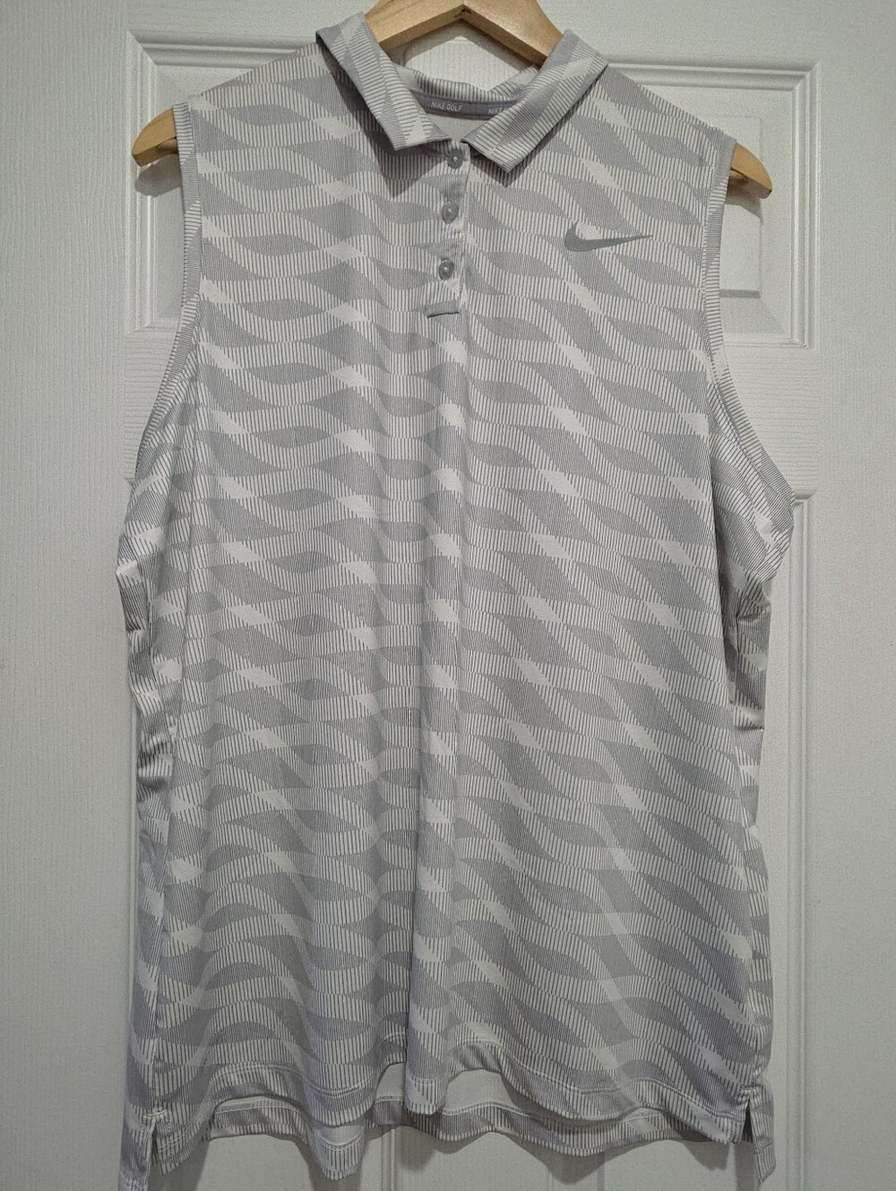 Nike Women's Sleeveless Golf Or Casual Wear Polo Top - Light Gray